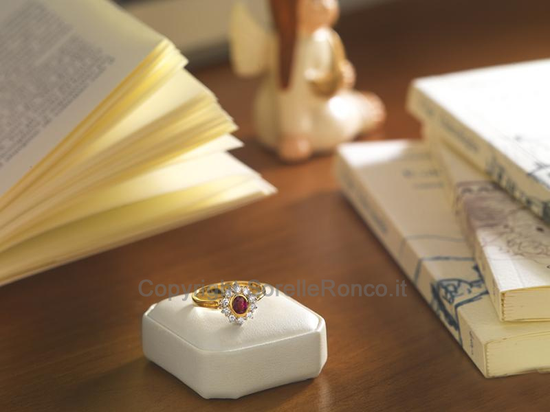 ANELLO CON DIAMANTI E RUBINO 0.39 CT